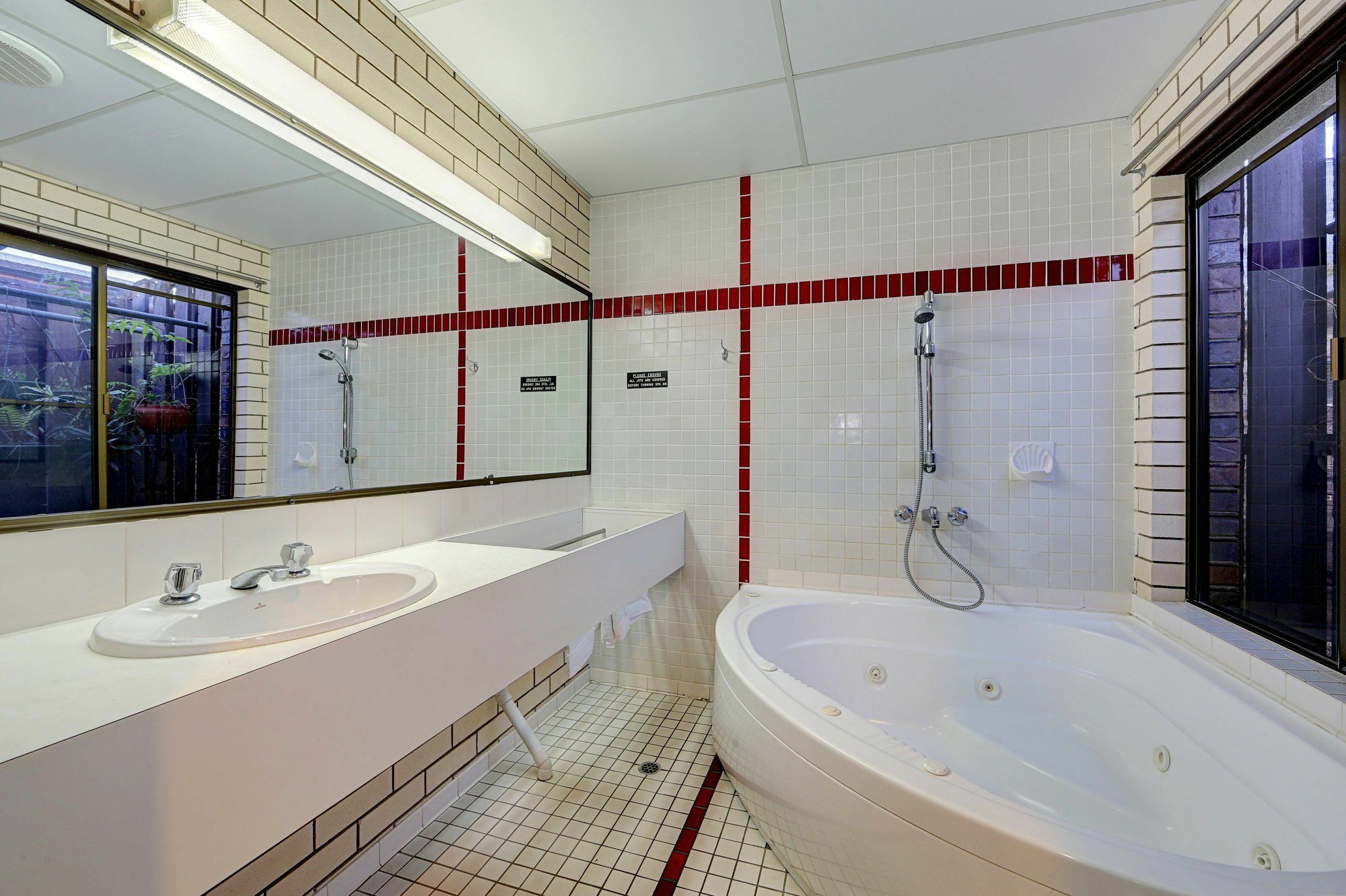Chalet Motor Inn Bundaberg Zewnętrze zdjęcie
